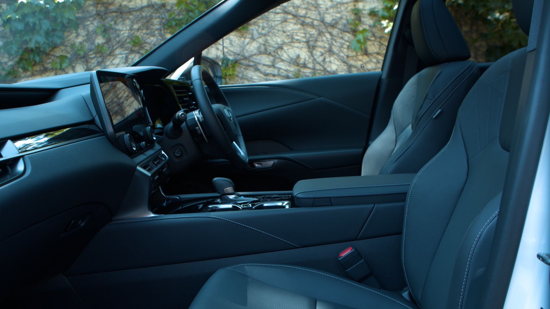 LEXUS RX ESTATE 450h+ 292 Premium Plus 5dr E-CVT